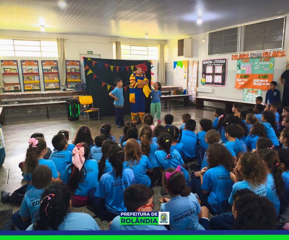 Escola Municipal Geralda Chaves Tiradentes recebe espetáculo infantil “O Grilo Cri-Cri Conta Contos”