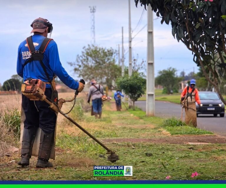 Serviços Públicos realiza limpeza e roçagem em diferentes regiões de Rolândia